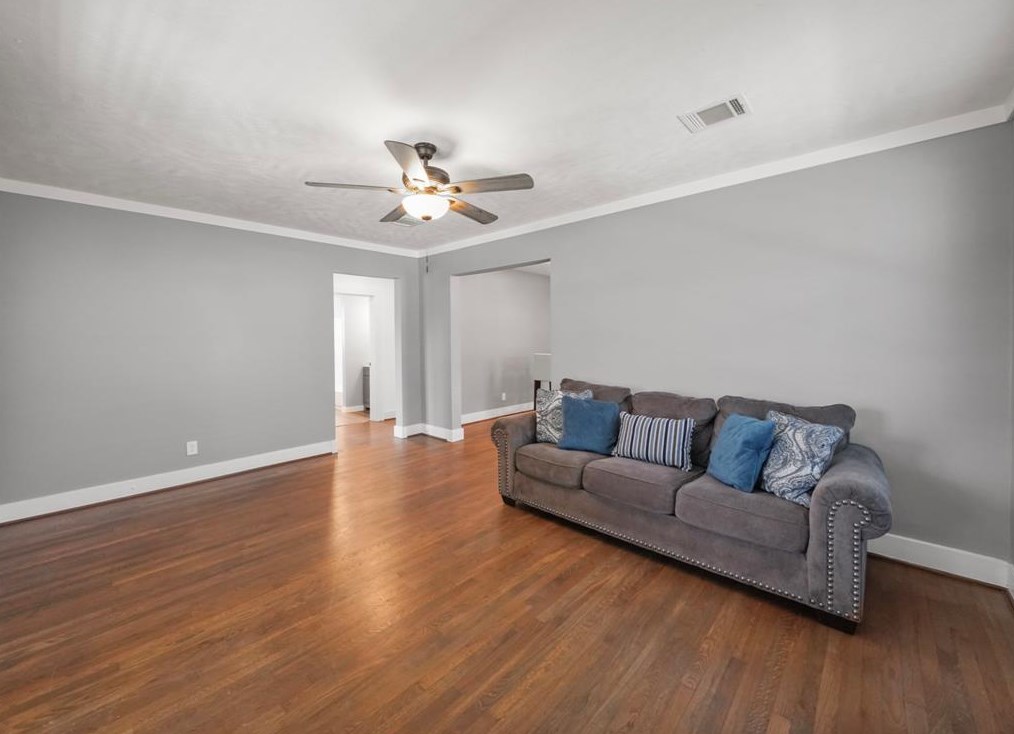 3419 Moore St, Houston, TX 77009
