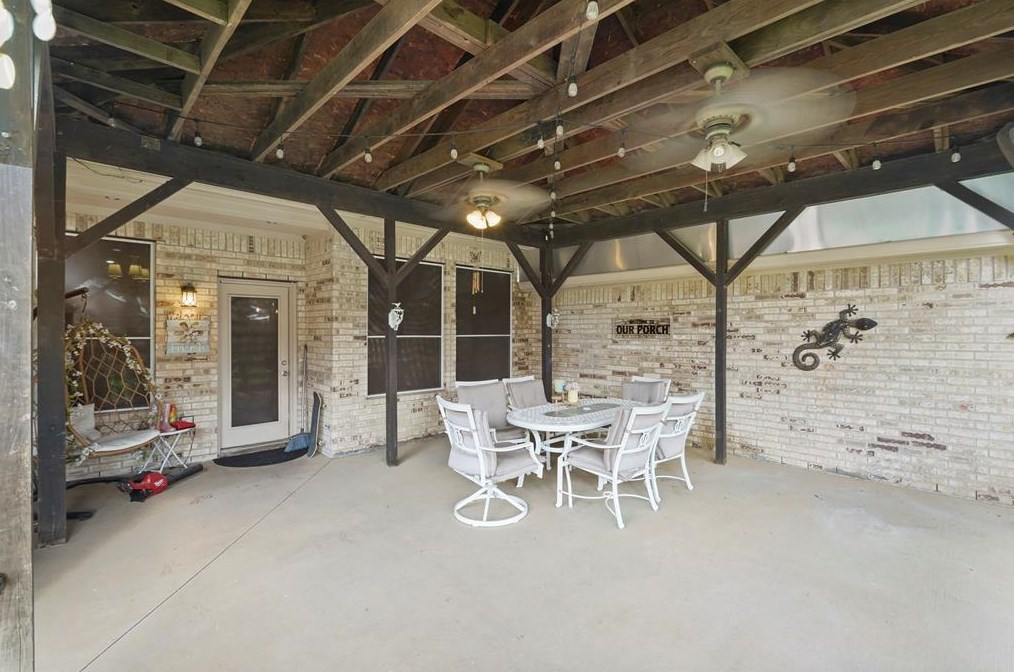 6423 Silver Cres Dr, Houston TX  77064-5156 exterior