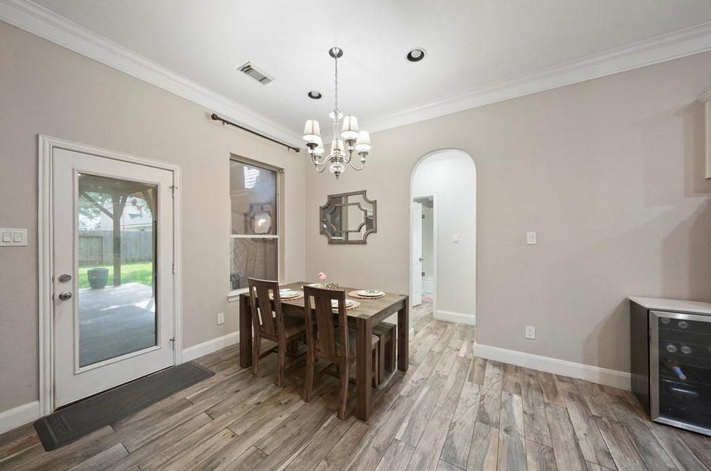 6423 Silver Cres Dr, Houston TX  77064-5156 exterior