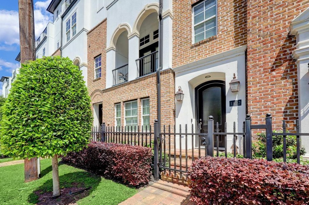 1822 Dart St, Houston, TX 77007