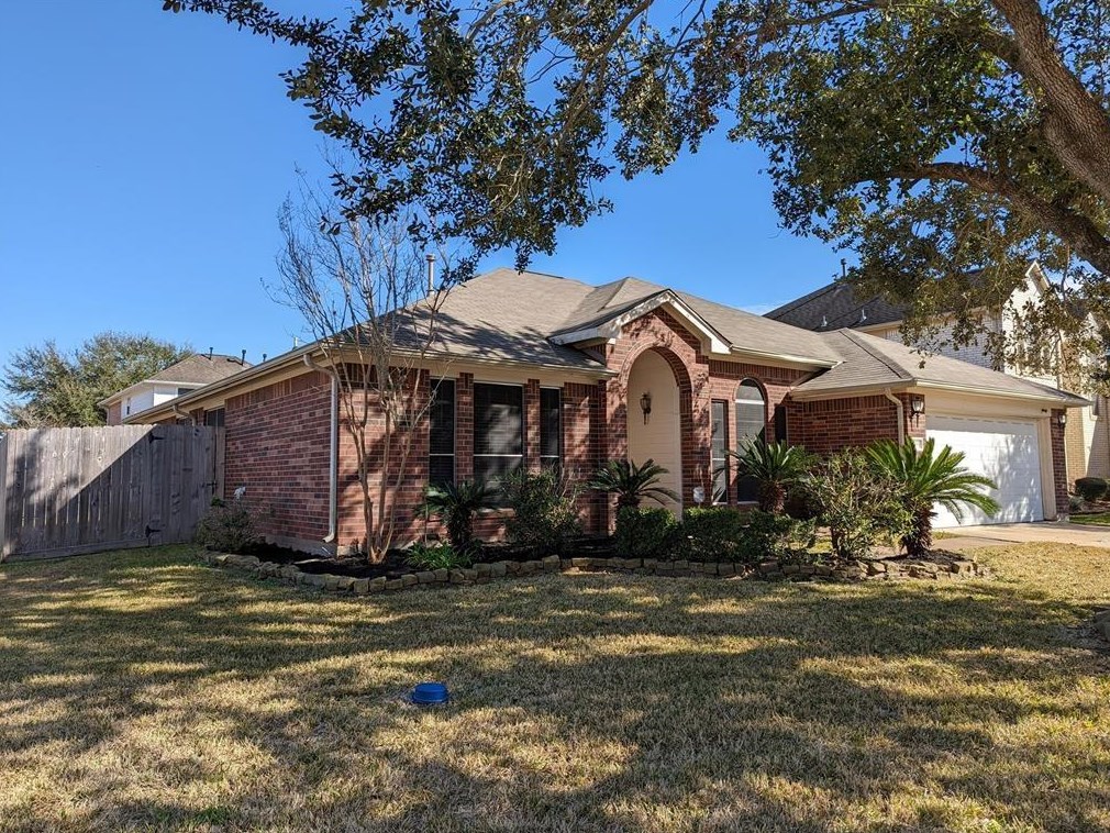 16503 Smooth Pine Ln, Sugar Land, TX 77498