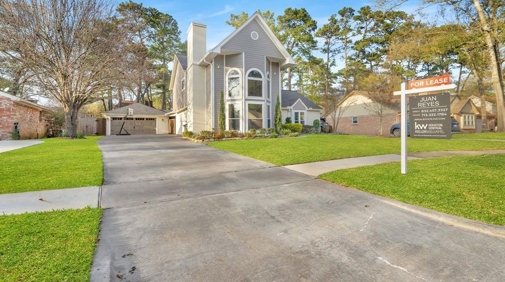 11902 Stillwater Dr, Houston, TX 77070