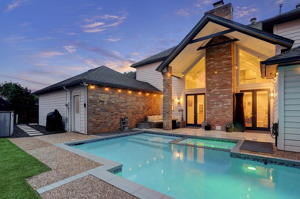 610 Sea Smoke Ln, Houston, TX 77079-2543