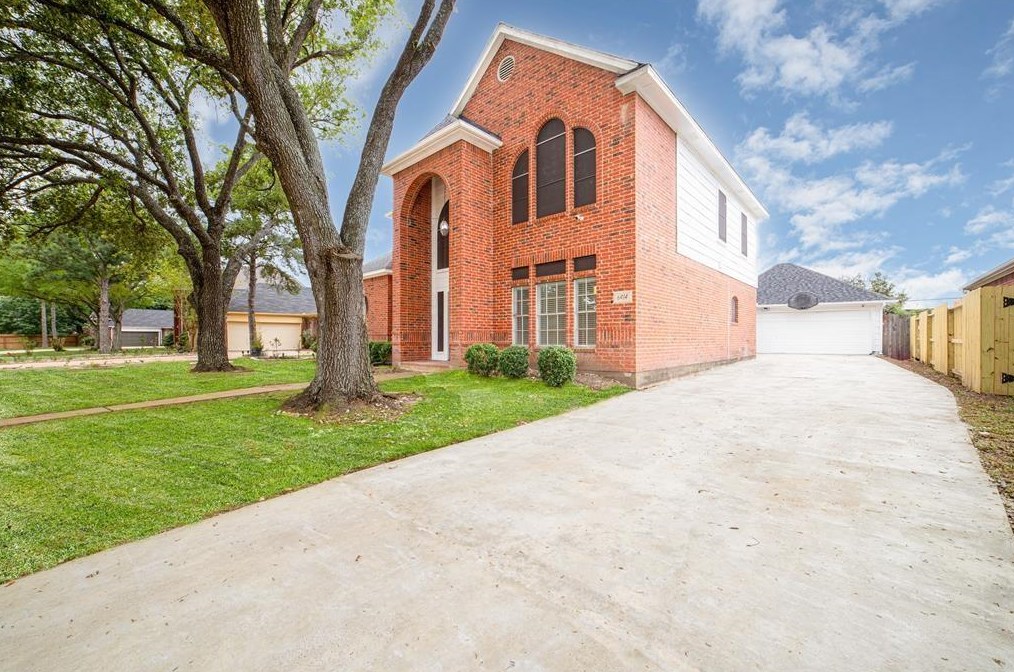 6414 Vista Camino Dr, Houston, TX 77083-1412