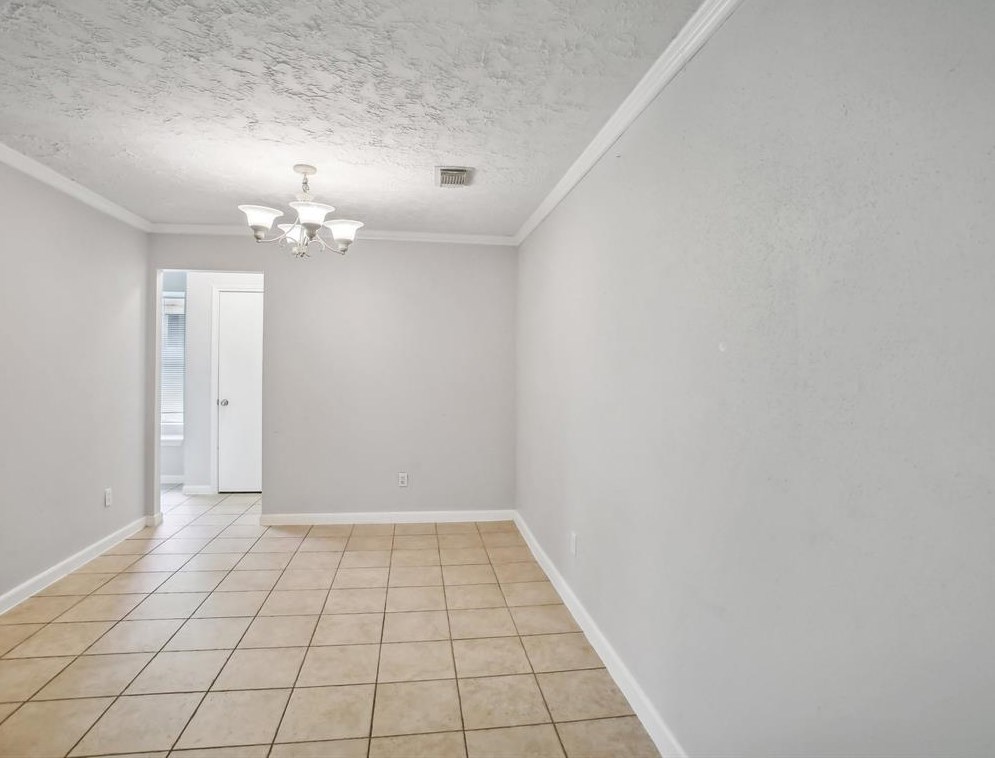 350 Vlg Crk Dr, Houston TX  77598-2612 exterior