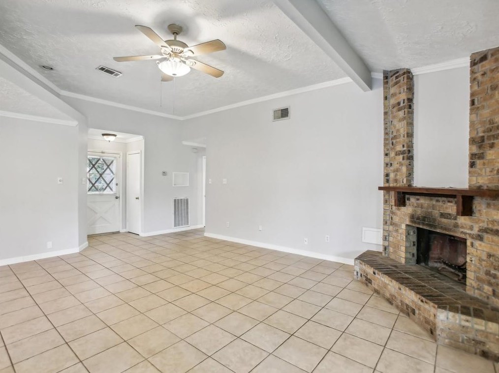 350 Vlg Crk Dr, Houston TX  77598-2612 exterior