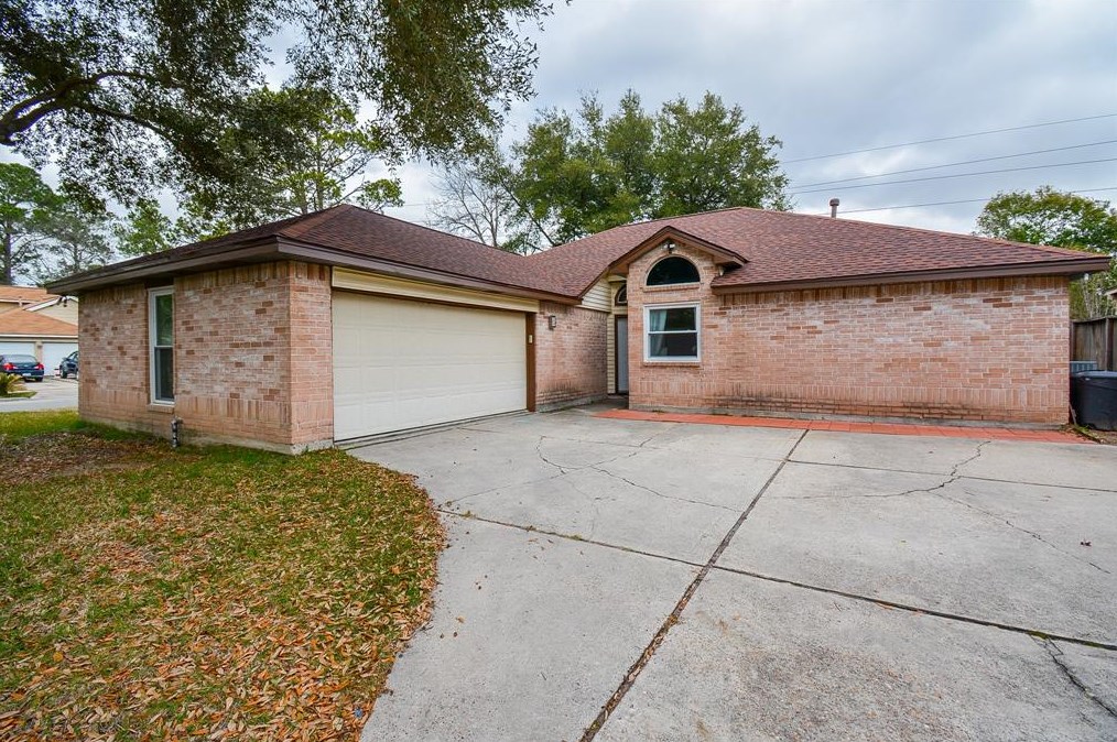 23734 Canyon Lake Dr, Spring, TX 77373