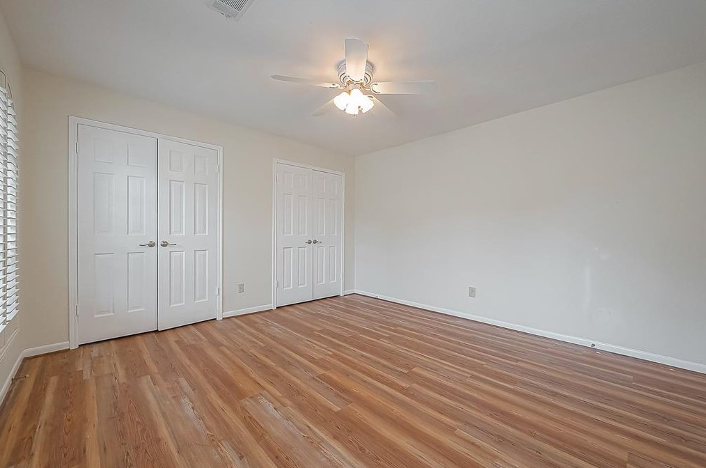 9314 Bankside Dr, Houston TX  77096-5611 exterior