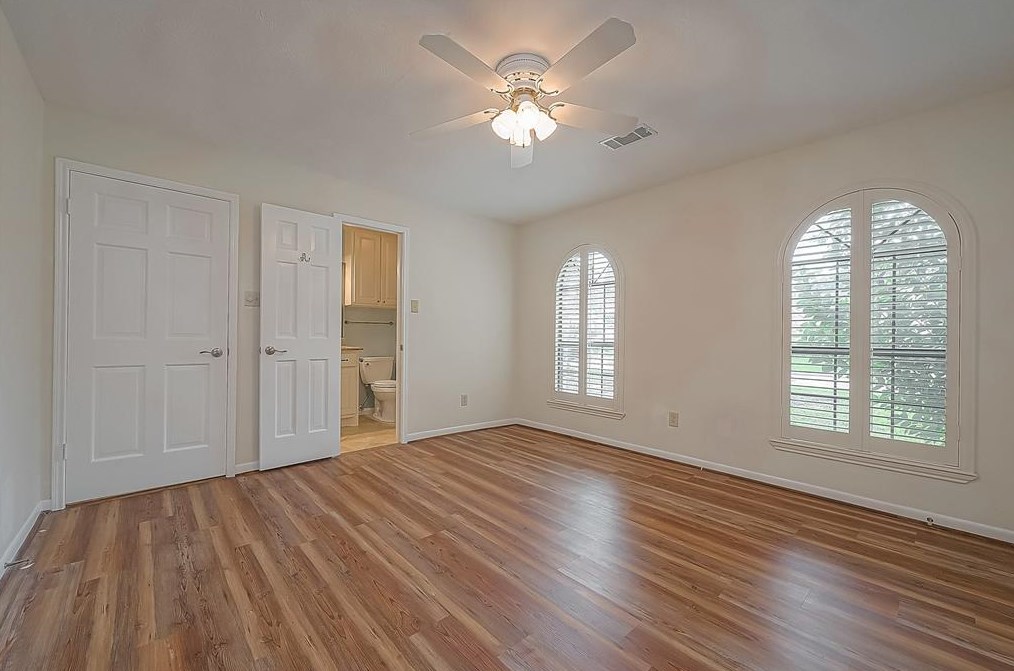 9314 Bankside Dr, Houston TX  77096-5611 exterior