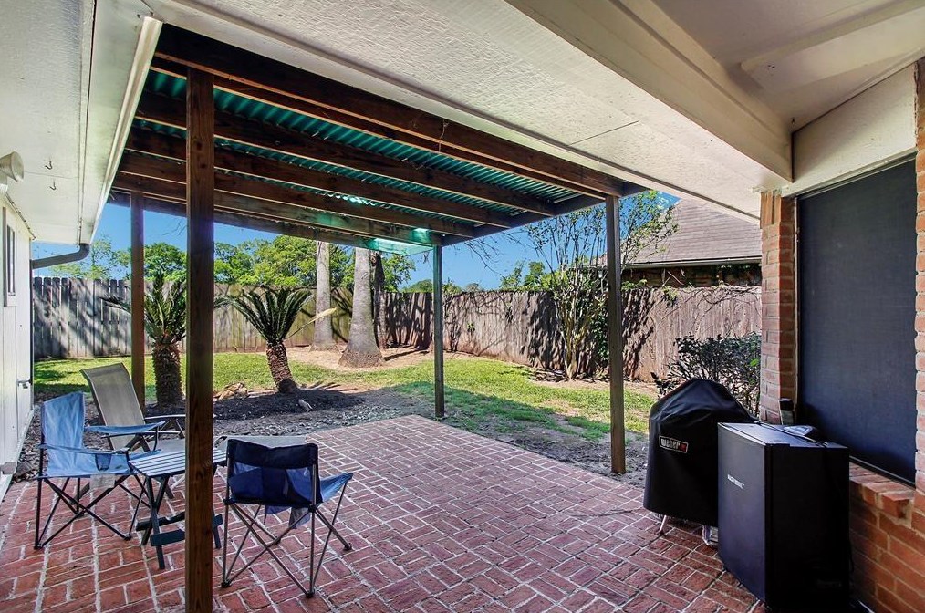 16718 Tranquil Dr, Sugar Land TX  77498-1980 exterior