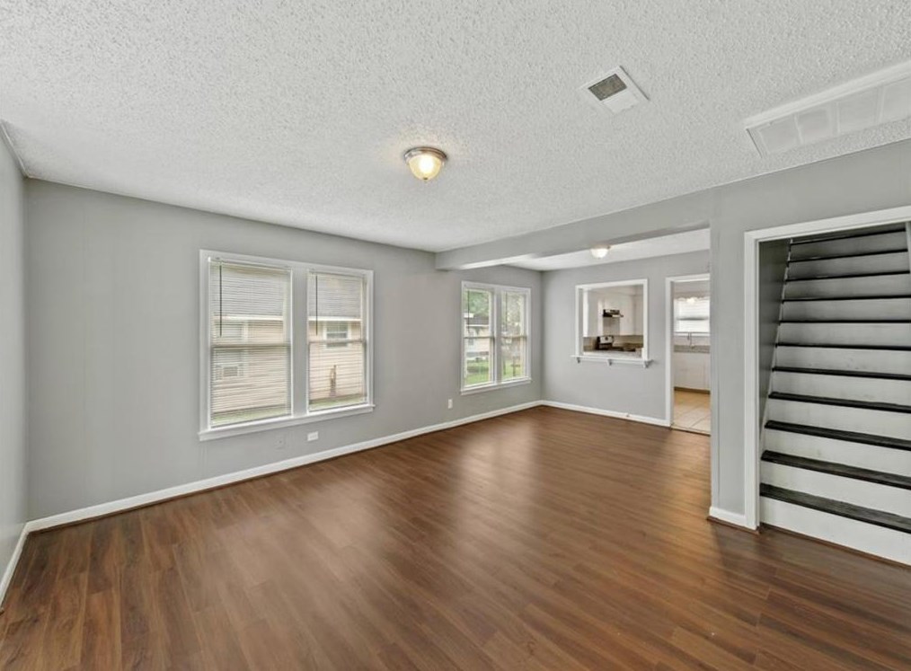 307 Stewart St, Baytown TX  77520-3056 exterior