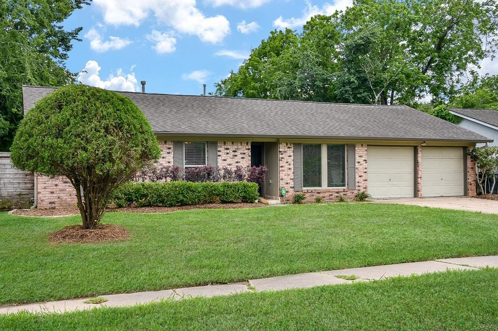 5815 Dryad Dr, Houston, TX 77035-4208
