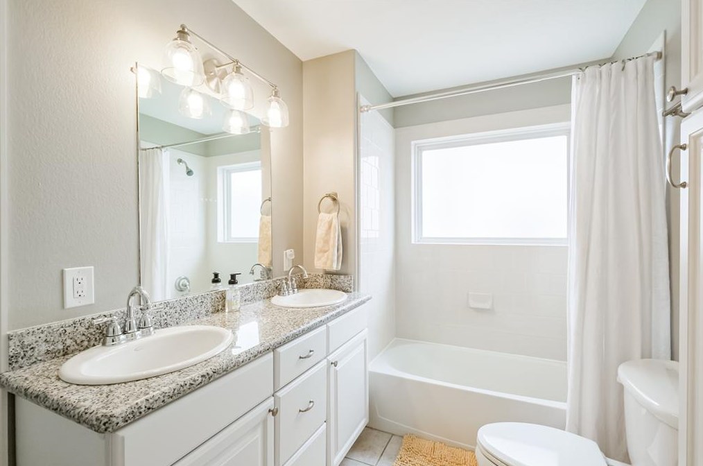 1511 15 St, Houston TX 77008-3421 exterior