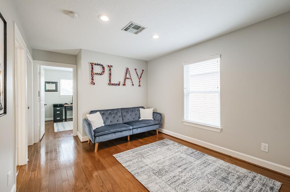 1511 15 St, Houston TX 77008-3421 exterior