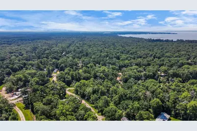 109 Champion Court, Livingston, TX 77351 - Photo 2