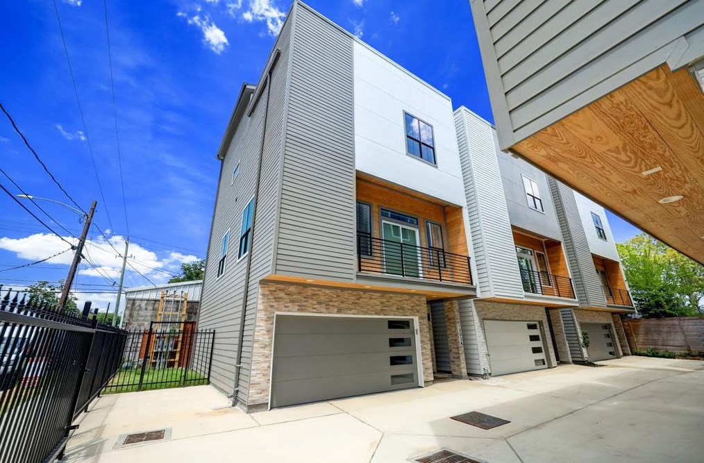 1303 E 27th #a, Houston, TX 77009