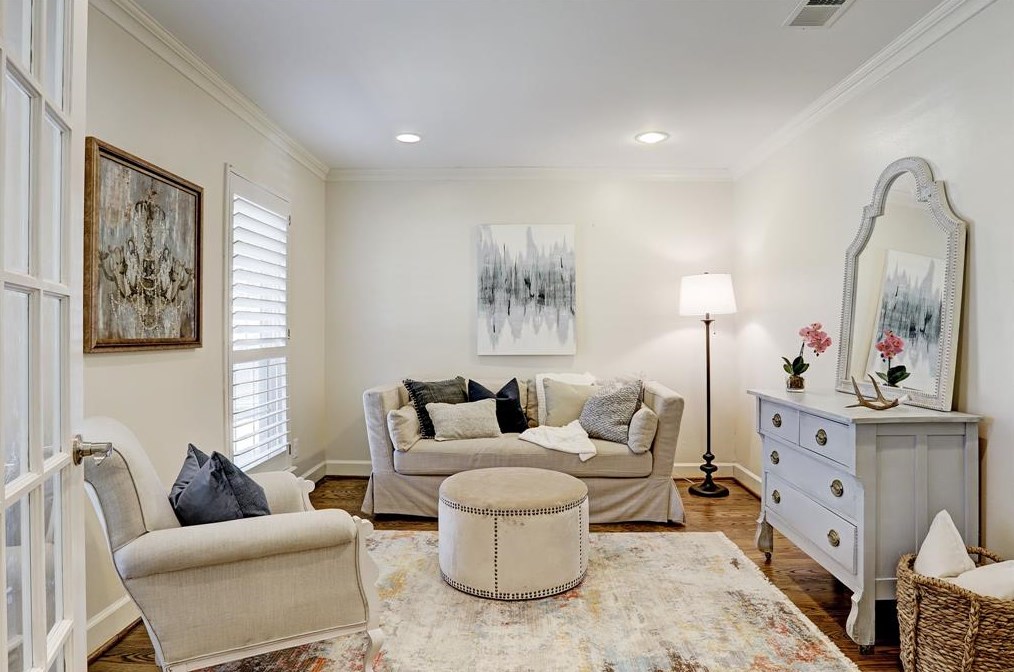 14135 Barryknoll Ln, Houston TX  77079-3216 exterior