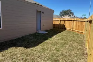 11903 Bat Sheva Ln, Houston, TX 77048 - Photo 4