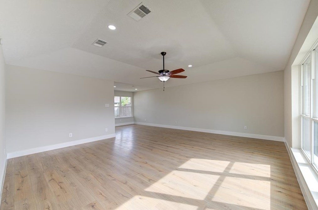 328 Meadow Wood Ct, League City, TX 77573