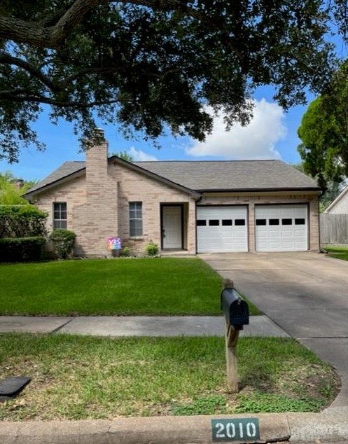 2010 Windy Meadow Dr, Sugar Land, TX 77478