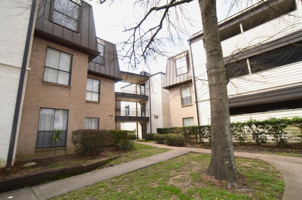 3085 Walnut Bend Ln Apt 12, Houston, TX 77042