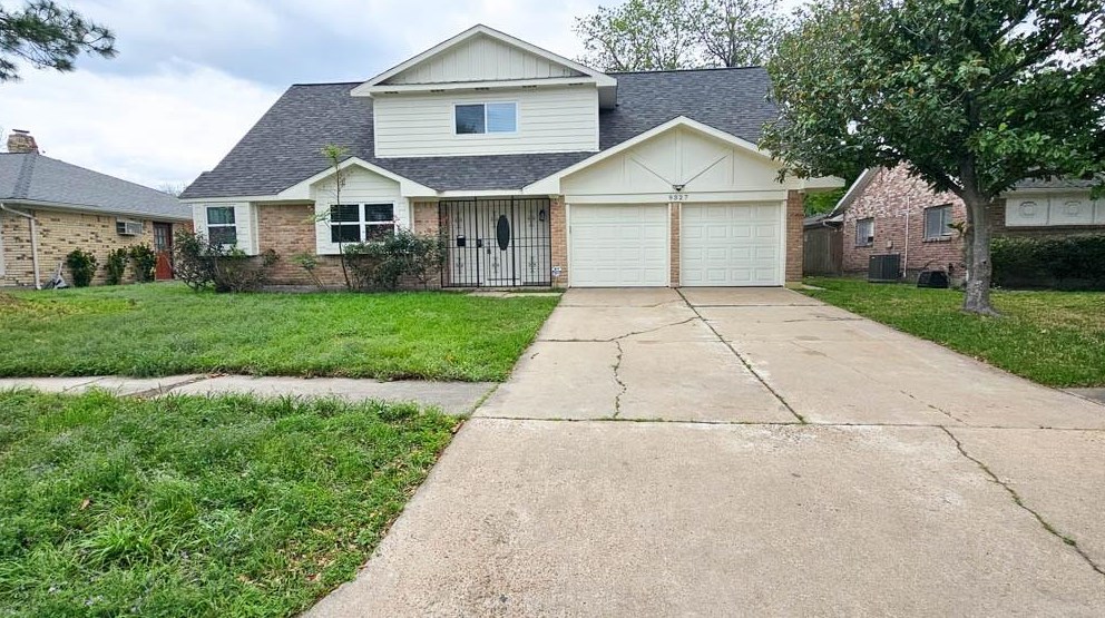 9327 Leader St, Houston, TX 77036