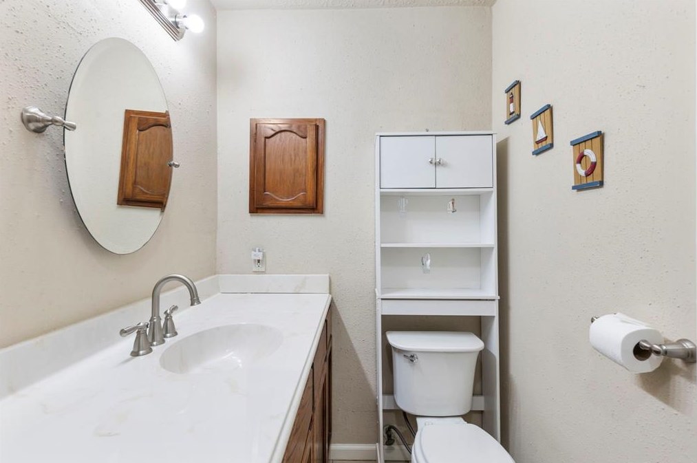 5850 Cinnamon Crk Cir, Houston TX  exterior