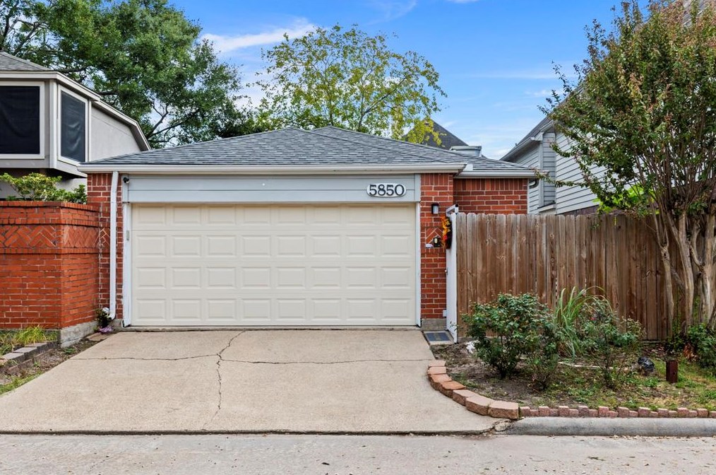 5850 Cinnamon Creek Cir, Houston, TX 77084-2164