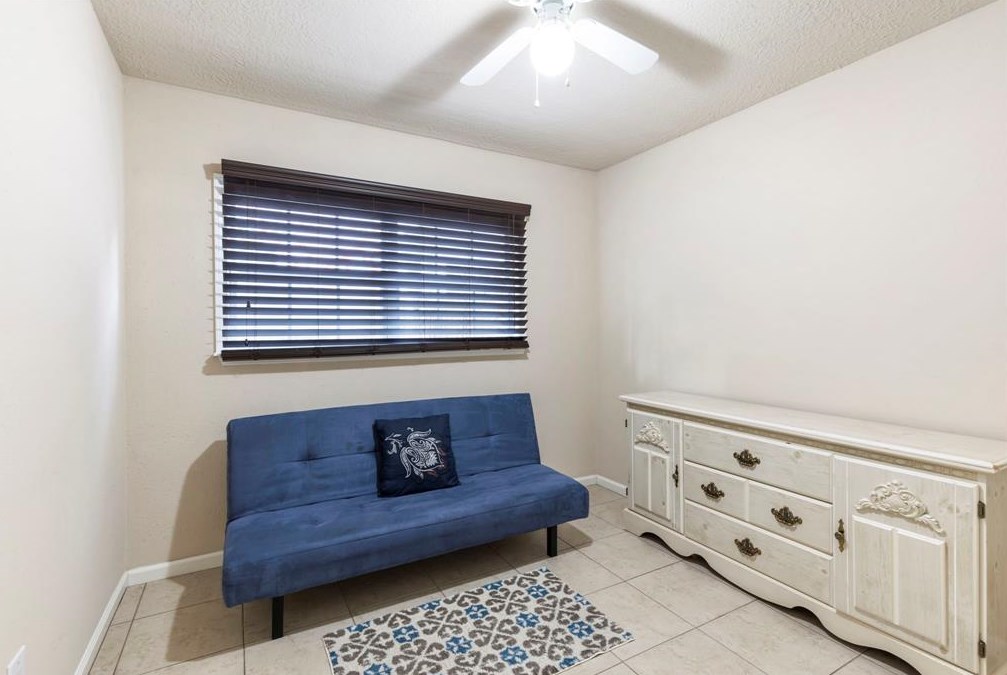 5850 Cinnamon Crk Cir, Houston TX  exterior