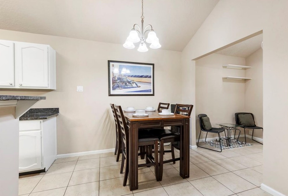 5850 Cinnamon Crk Cir, Houston TX  exterior