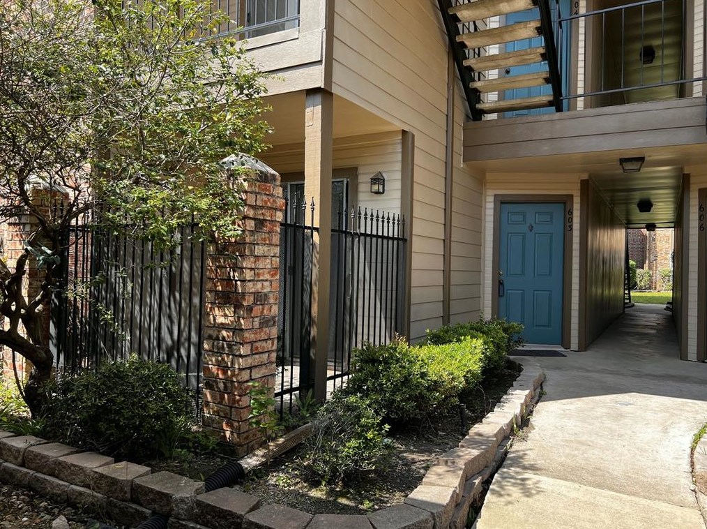 2121 Hepburn St Apt 603, Houston, TX 77054