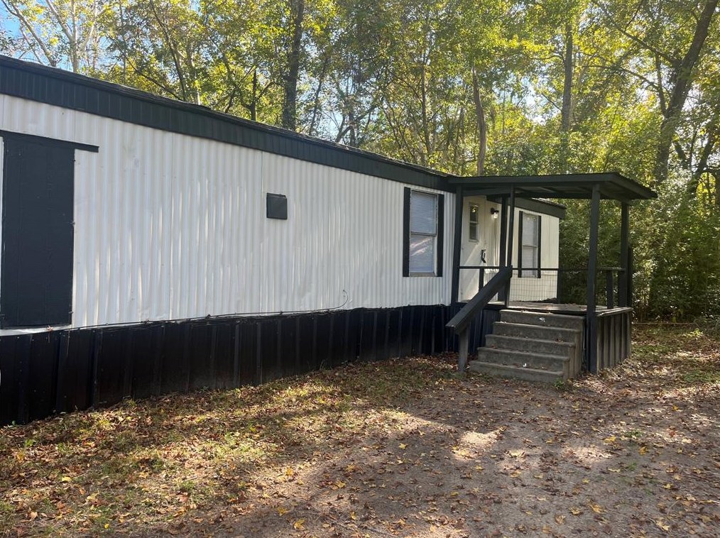 104 N 1st St #b, Livingston, TX 77351