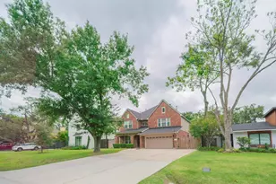 1415 Sue Barnett Dr, Houston, TX 77018 - Photo 2