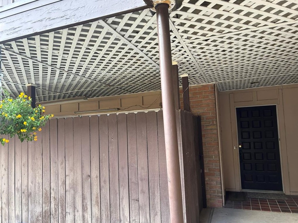 2516 Commonwealth St, Houston TX  77006-2520 exterior