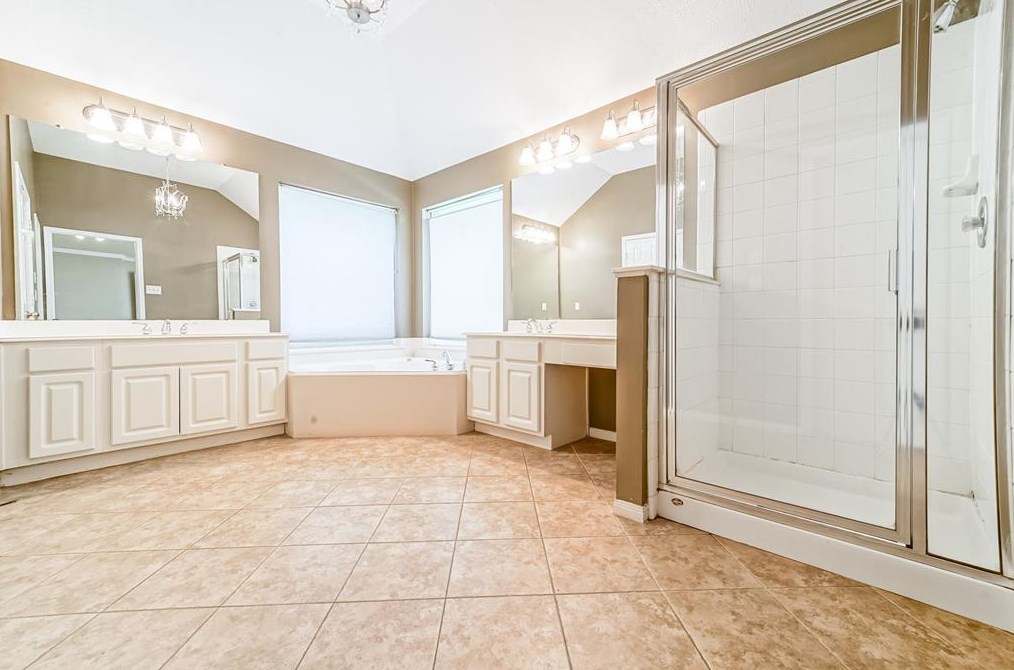 14431 Wadlington Dr, Houston TX  77044-5084 exterior
