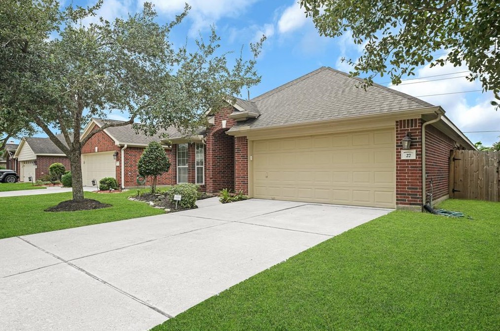 27 Garden Grove Dr, Manvel, TX 77578-3298