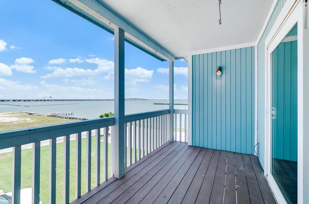 500 Tiki Dr #206, Galveston, TX 77554