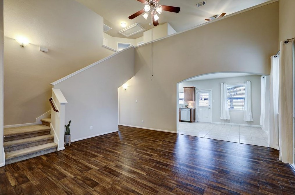 8911 Headstall Dr, Tomball, TX 77375