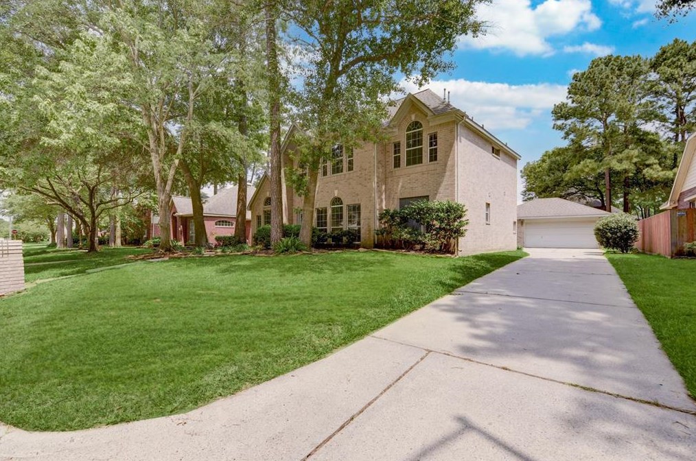 3622 Ash Glen Dr, Spring, TX 77388-4540
