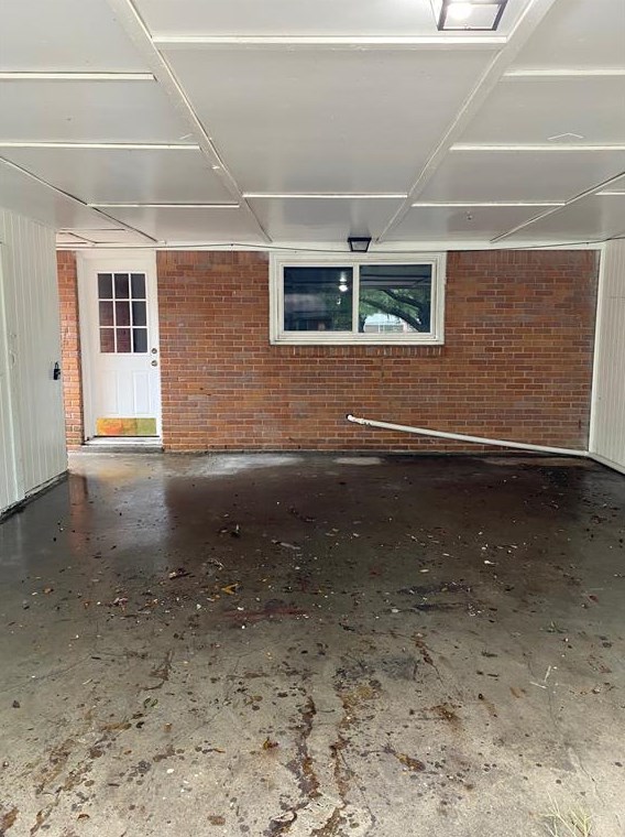 104 Crestview Dr, Hitchcock, TX 77563