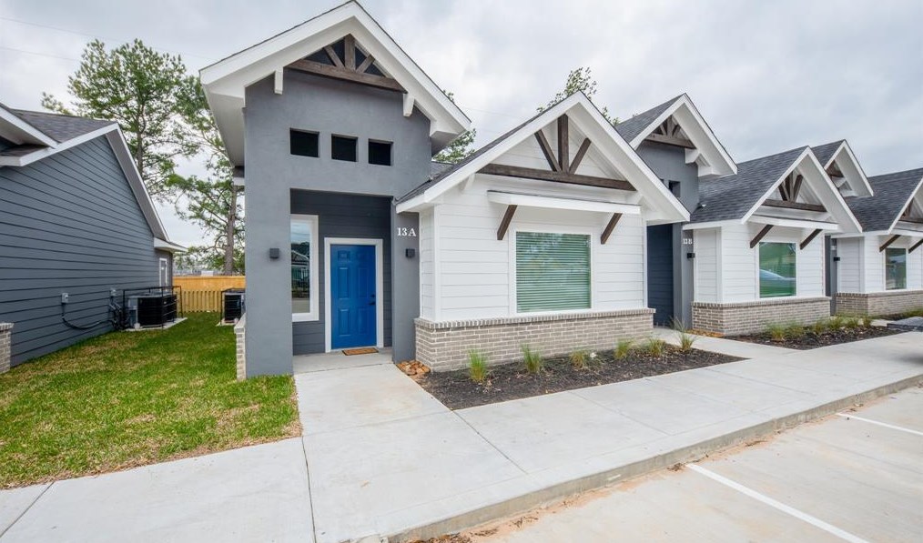 10317 Lake Rd #12a, Houston, TX 77070