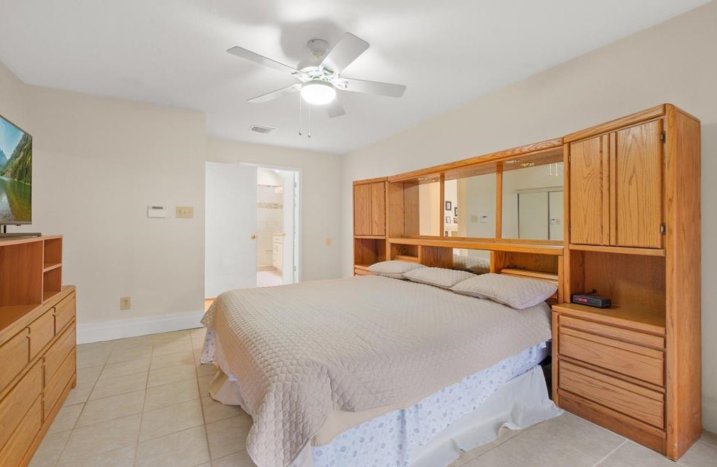 9514 Cabin Crk Dr, Houston TX  77064-3810 exterior