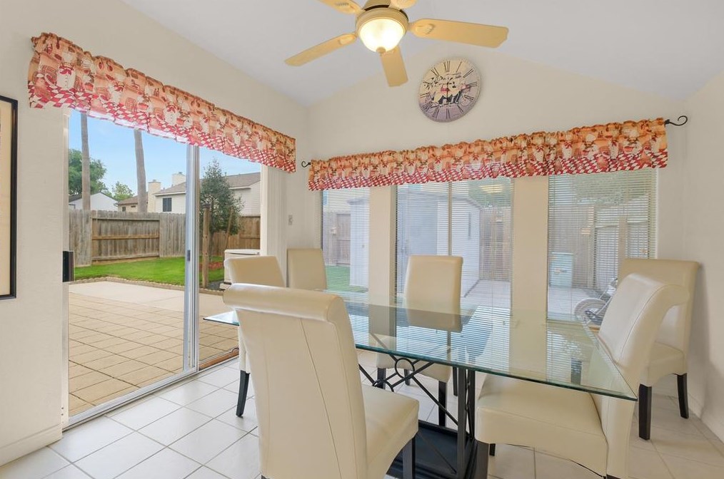 9514 Cabin Crk Dr, Houston TX  77064-3810 exterior