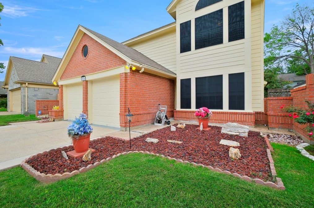 9514 Cabin Creek Dr, Houston TX  77064-5266 exterior
