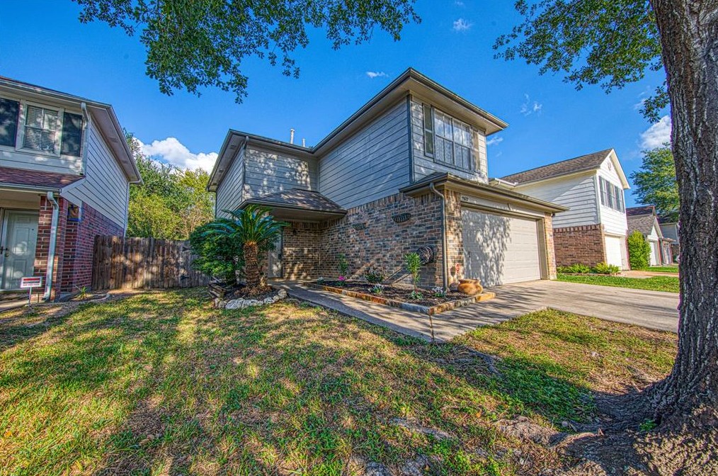 11822 Sunny Stream Dr, Tomball, TX 77375