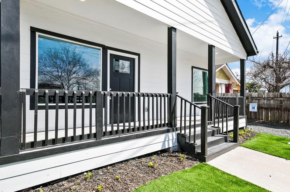 5807 Texas St, Houston TX 77011-4351 exterior