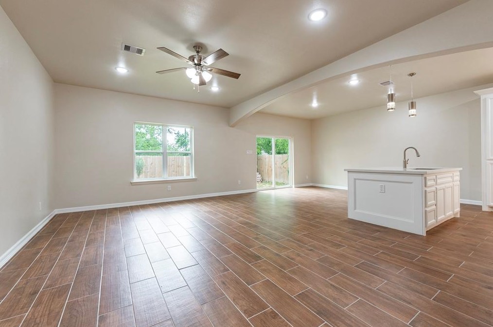 9718 Bennett St, Houston TX  77029-4210 exterior