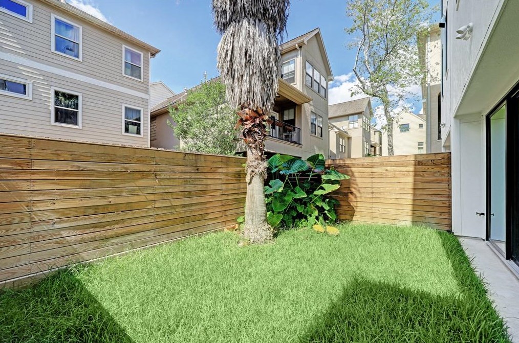 205 Birdsall St, Houston TX  77007-8108 exterior