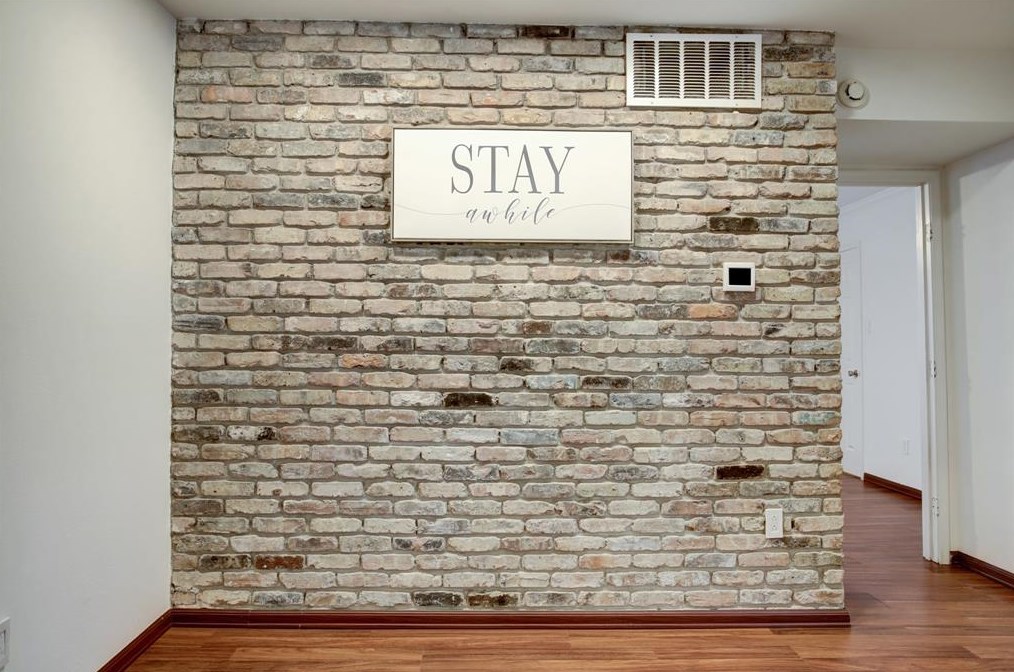 2507 Montrose Blvd, Houston TX  77006-2700 exterior