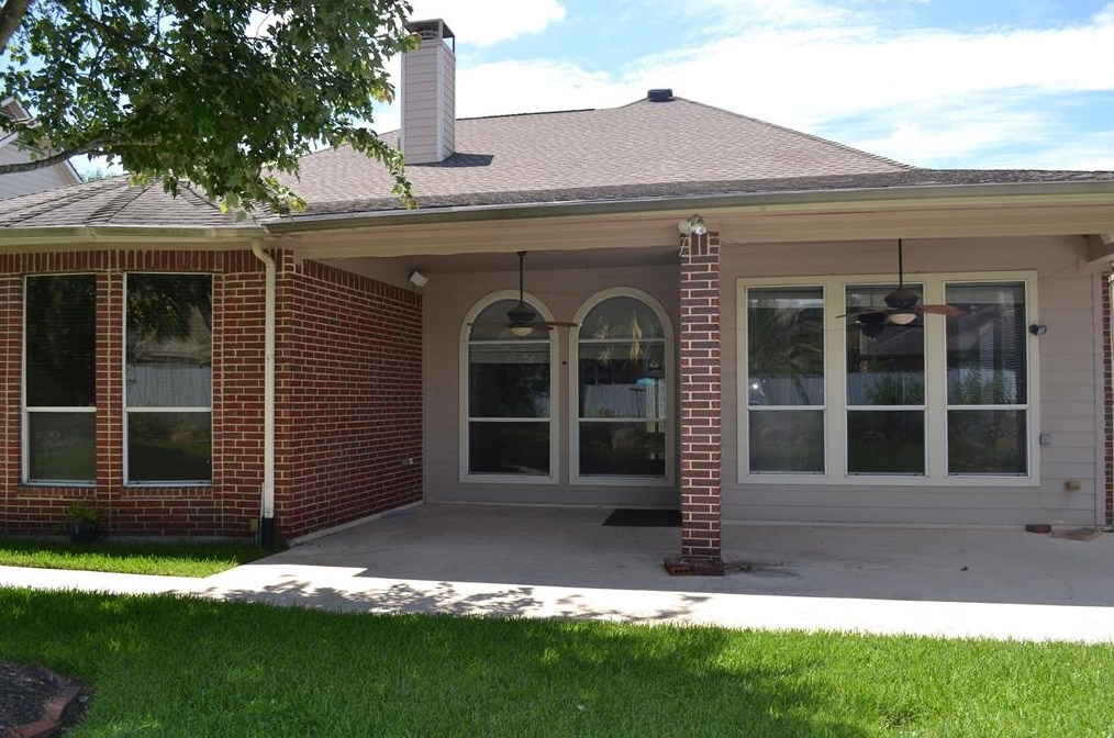1110 Wealden Forest Dr, Spring TX  77379-5648 exterior